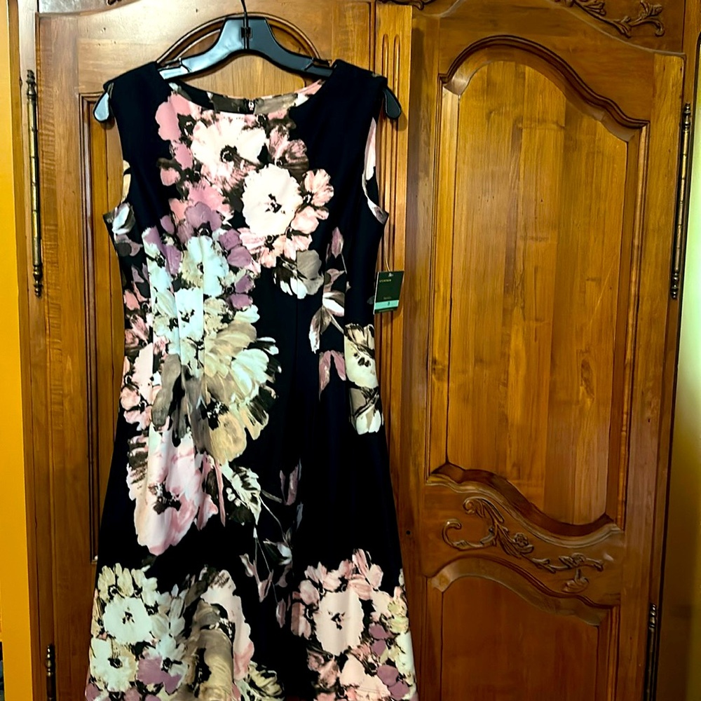 Taylor fit & Flate dress